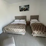 Adi\'S Apartments
