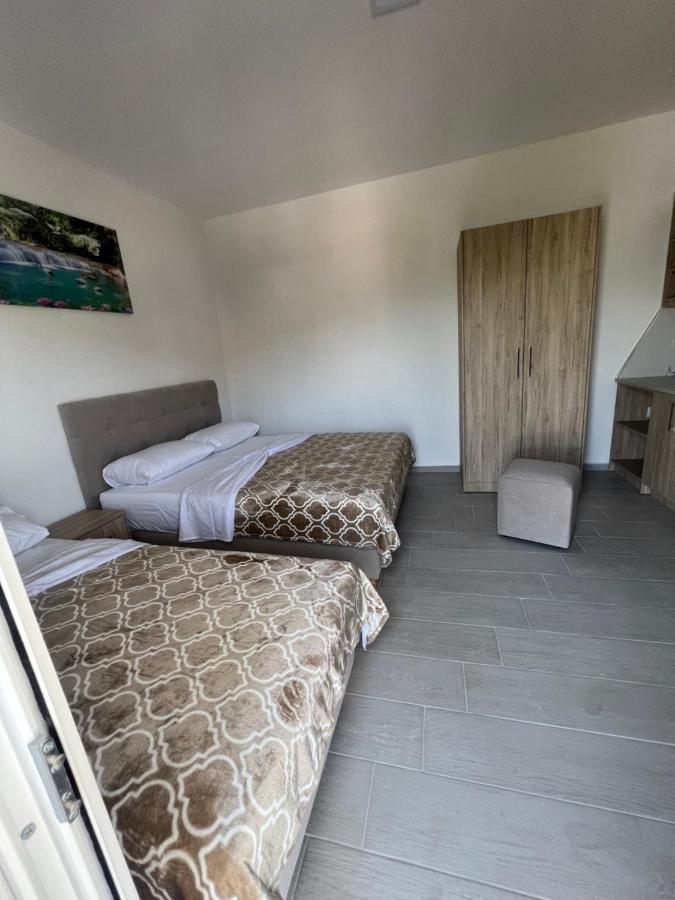 Adi's Apartamento Sarandë