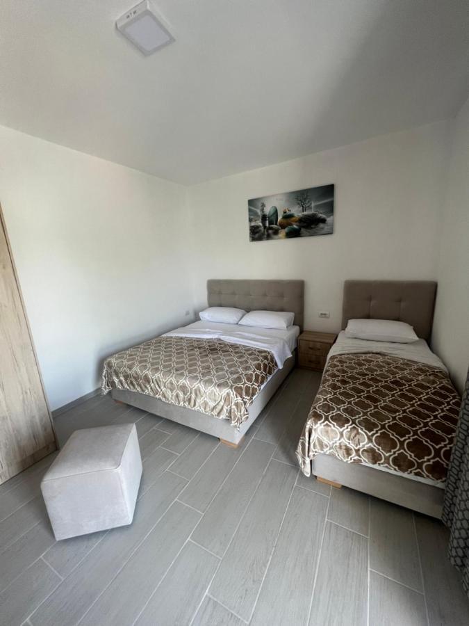 Adi's Saranda